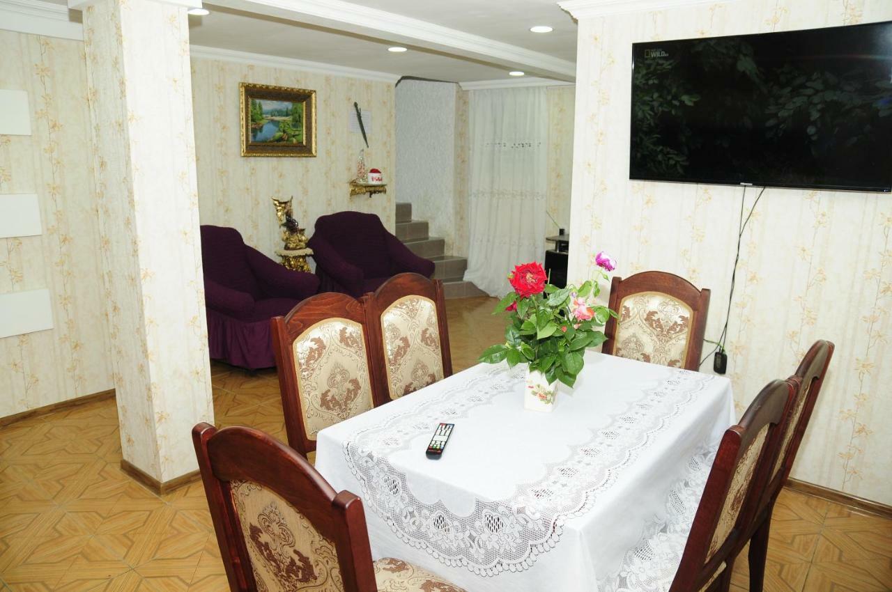Guest House Ivo Borjomi Eksteriør bilde