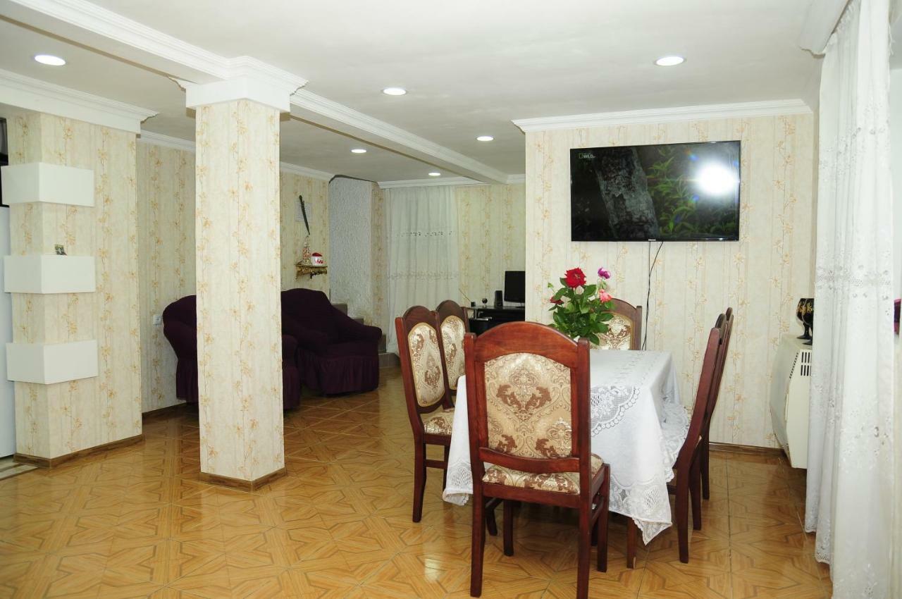 Guest House Ivo Borjomi Eksteriør bilde