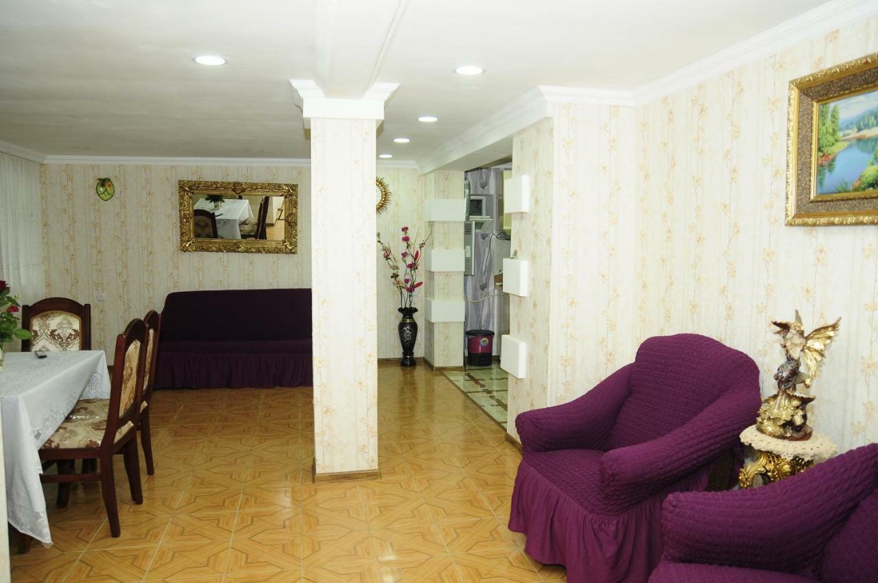 Guest House Ivo Borjomi Eksteriør bilde